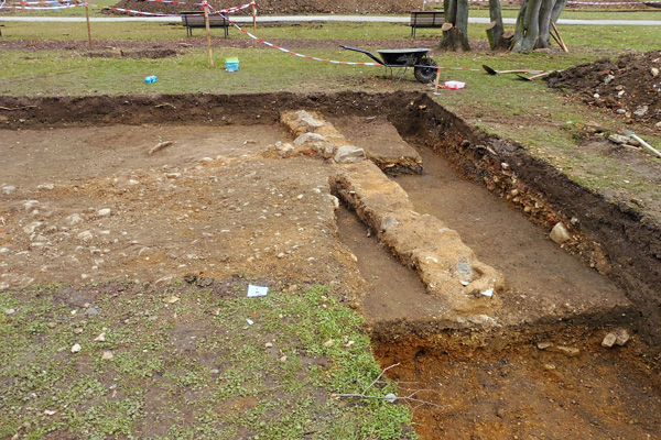 Pozůstatky obranného valu z opevnění Prahy z doby prusko-rakouských válek a napoleonských tažení Evropou.