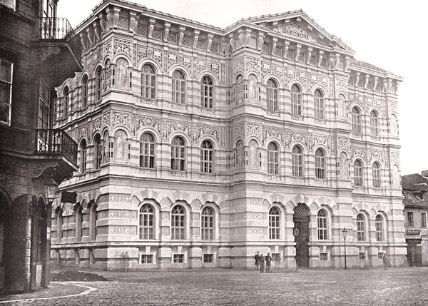 Budova Vyšší dívčí školy (zdroj cs.wikipedia.org)