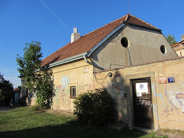 Usedlost Šmukýřka v Košířích, vycházka 11. 9. (zdroj cs.wikipedia.org)