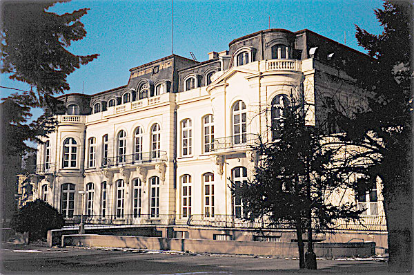 Bývalá Petschkova vila, nové sídlo PNP, vycházka 24. 2. (zdroj cs.wikipedia.org)