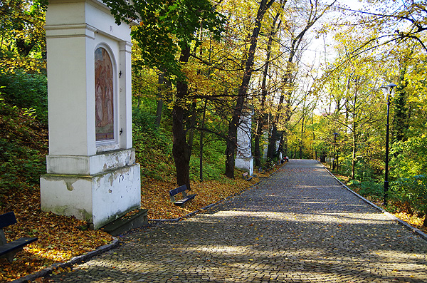 Křížová cesta na Petříně, vycházka 10. 5. (zdroj wikipedia org)