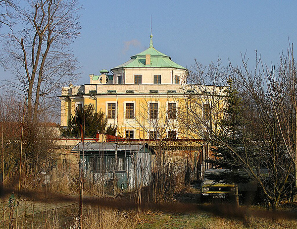 Příběhy ukryté v krajině, Vinořský zámek, vycházka 24. 5 (zdroj: Wikipedia.org.)