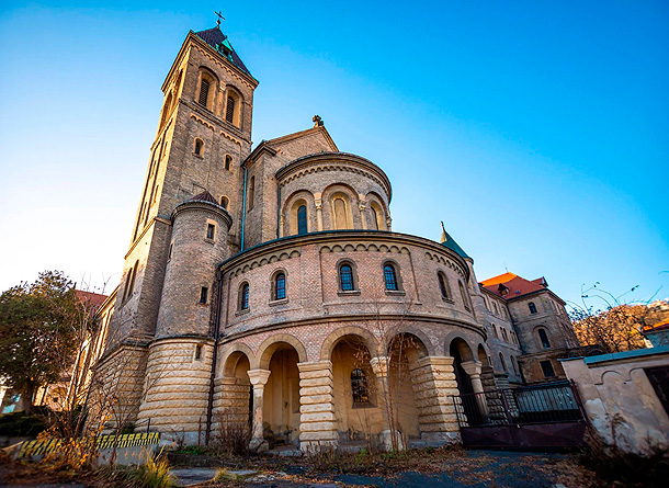 Kostel svatého Gabriela (zdroj: prague.eu)