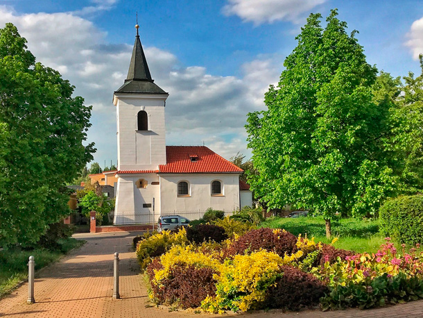 Kostel sv. Martina v Řepích, vycházka 27. 6. (zdroj: Mapy.com, foto Jiří Mrhal)